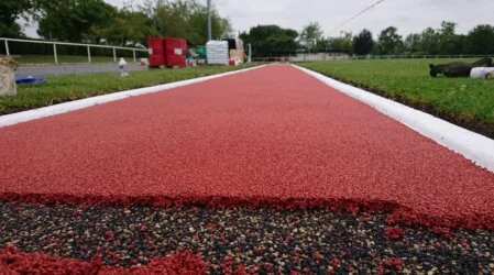 Sous-couche drainante BaseFlex pour piste d’athlétisme en construction