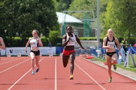 Piste d’athlétisme pour stade municipal et collectivités